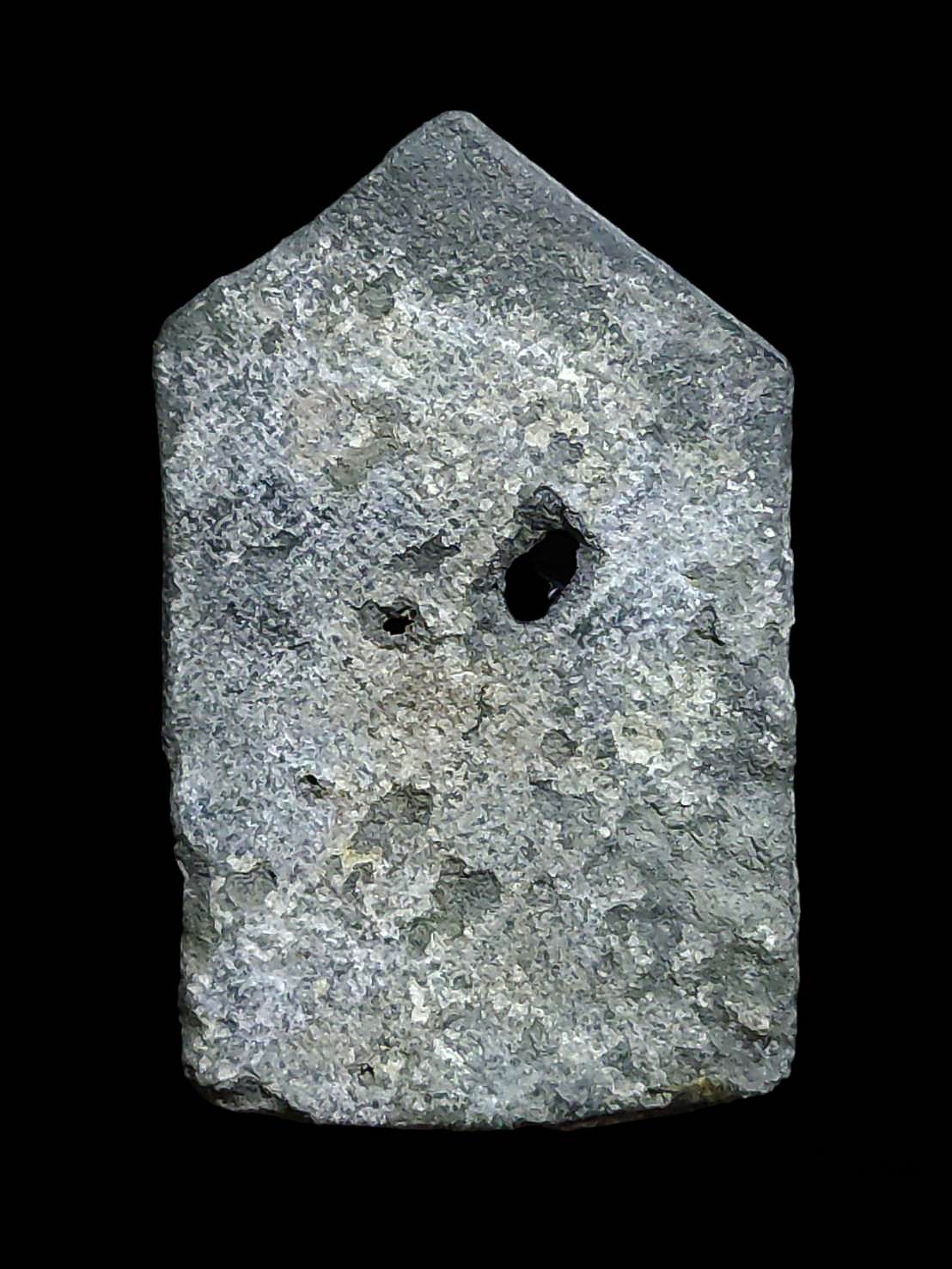 พระซุ้มเรื่อนแก้วกระต่ายแกลบ กรุเขาพนมเพลิง จ.สุโขทัย เนื้อชินเงิน