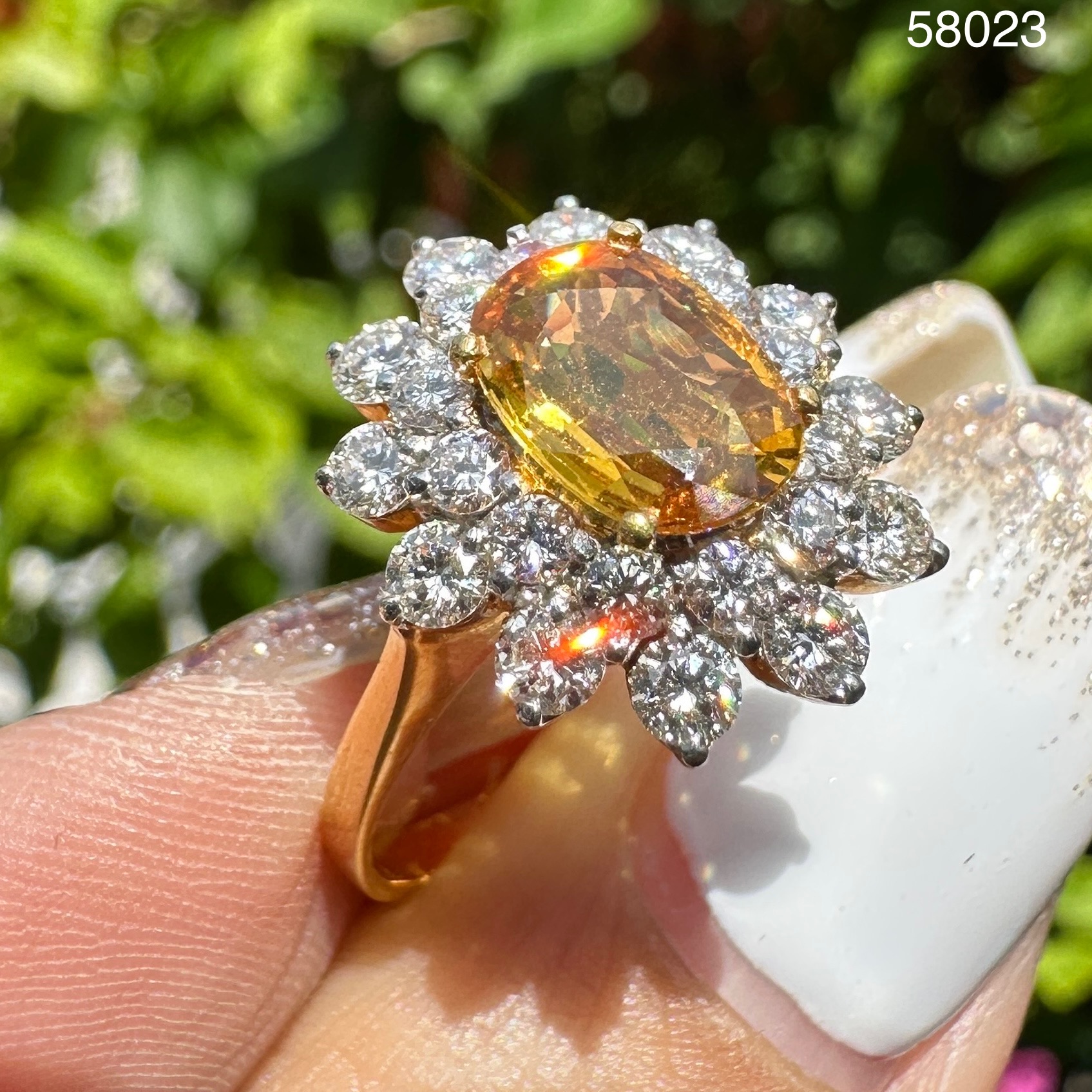 รหัส 58023 แหวน บุษราคัม บางกะจะ 1.40 กะรัต ล้อมเพชร 24 เม็ด 0.84 กะรัต ทอง90 งานสวยมาก นน. 4.02 g