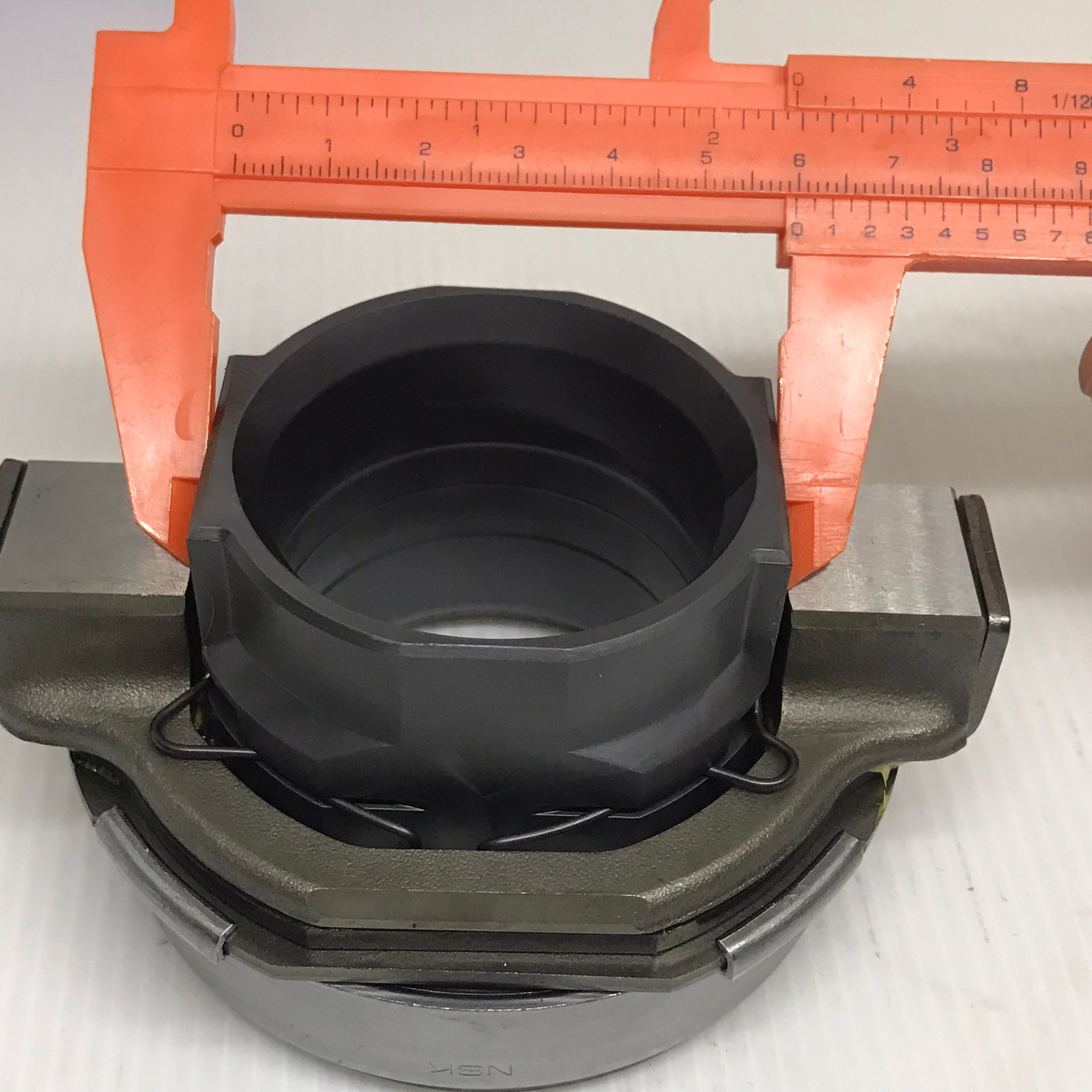 ลูกปืนคลัทช์ ISUZU NPR130 / NQR150 / NQR175 อีซูซุ เอ็นพีอาร์ เอ็นคิวอาร์ เบอร์ 81TKL4801 ยี่ห้อ NSK (MADE IN JAPAN) (Clutch Bearing)