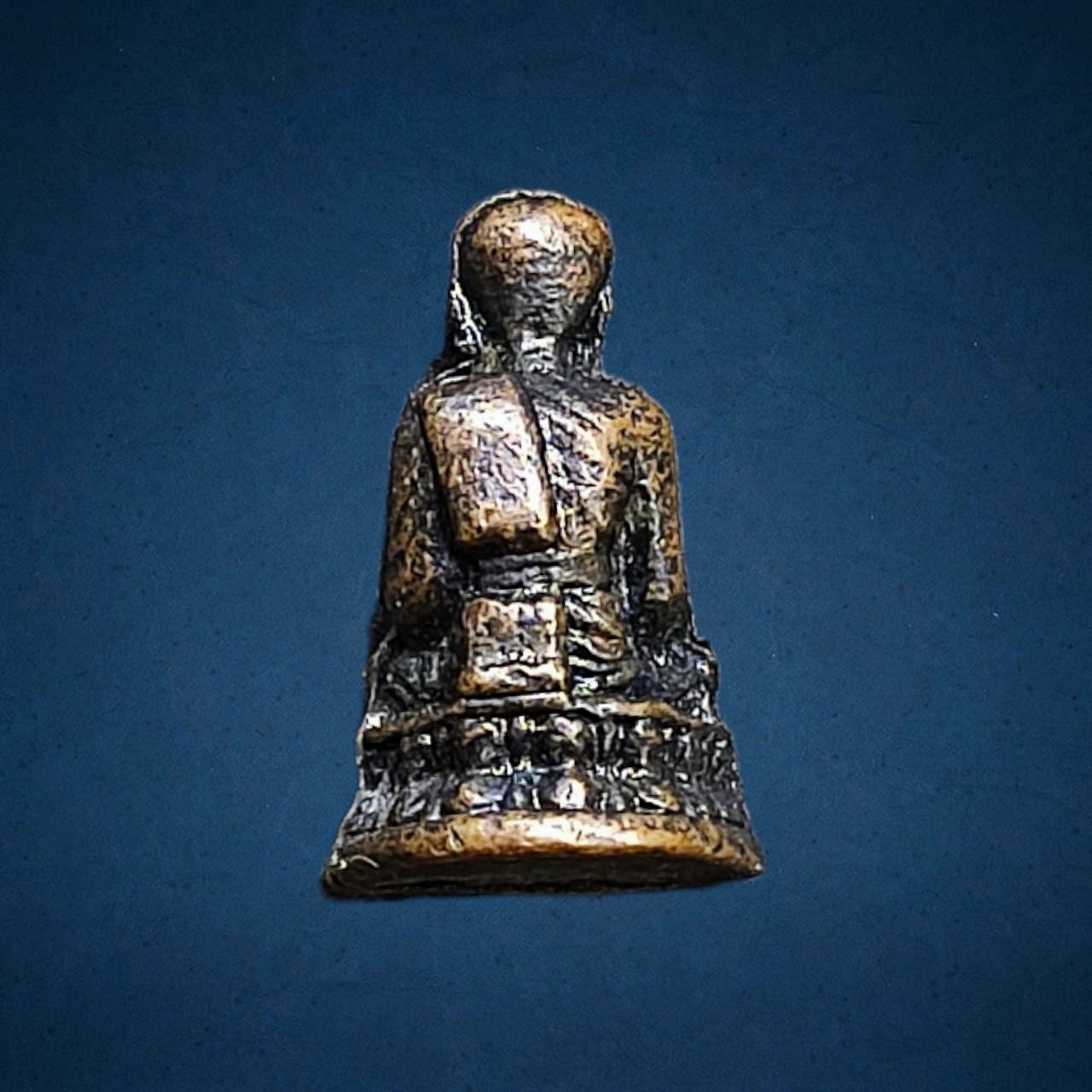 รูปหล่อหลวงปู่ทวดจิ๋ว รุ่นร่ำรวยเงินทอง วัดช้างให้ ปัตตานี ปี2541