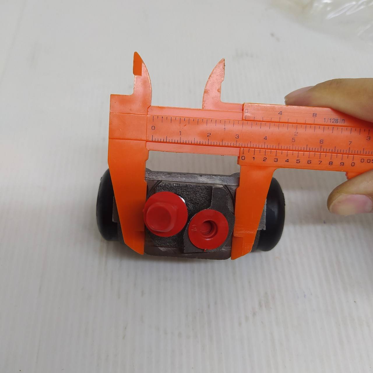 กระบอกเบรคหลัง TOYOTA MIGHTY-X / MTX / โตโยต้า ไมตี้เอ็ก / ซ้าย/ขวา / ขนาด (7/8) / เบอร์ 47550-26090 / ยี่ห้อ BOSCH (Brake Wheel Cylinder)