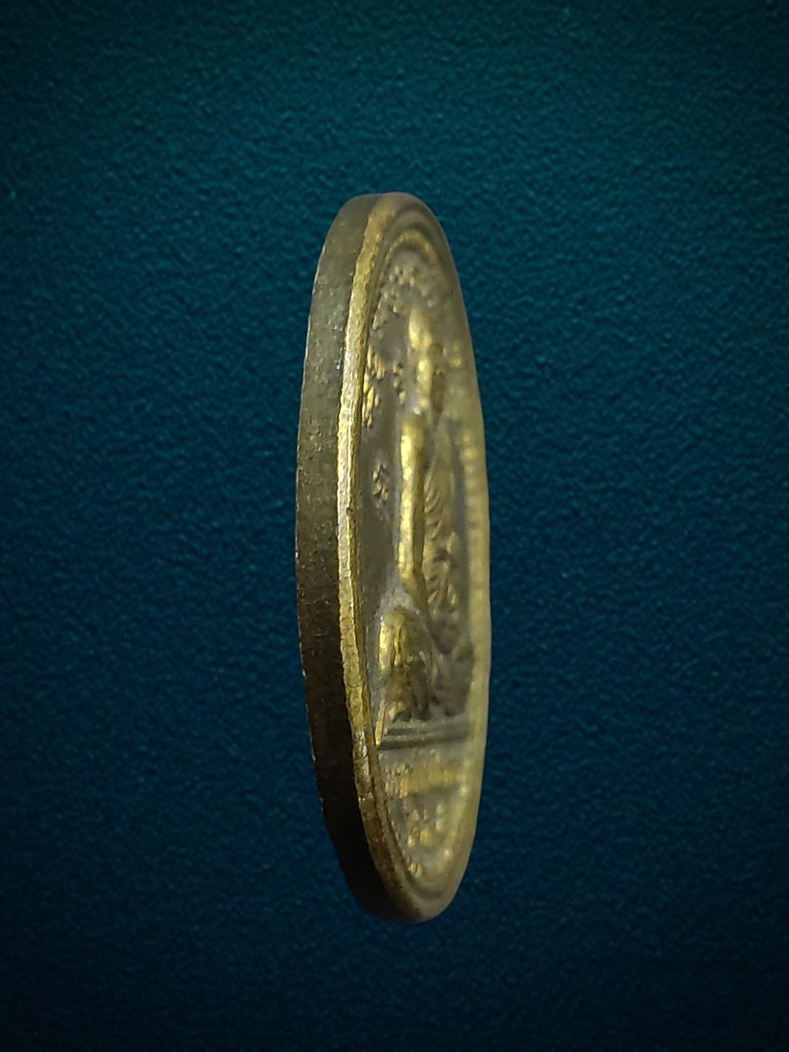 เหรียญหลวงพ่อน้อย วัดชะอม ปราจีนบุรี ปี 2537