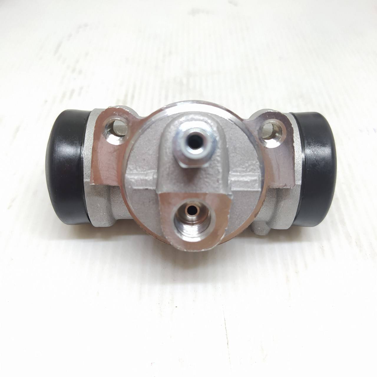 กระบอกเบรคหลัง TOYOTA COMMUTER / KDH / 2TR / โตโยต้า รถตู้ คอมมูเตอร์ / ซ้าย/ขวา / ขนาด (7/8) เบอร์ 2224-0080 ยี่ห้อ SAM (Brake Wheel Cylinder)