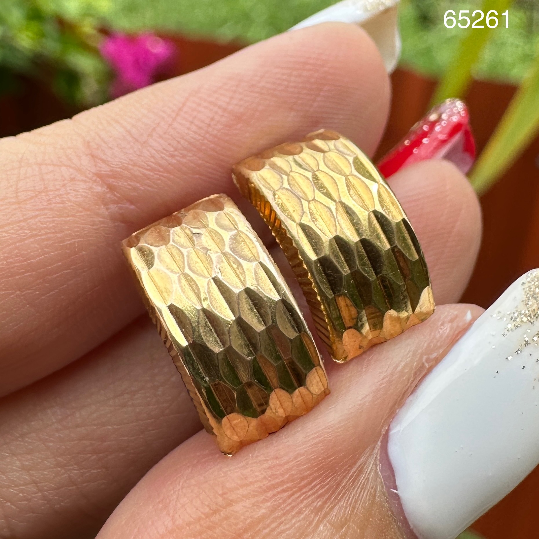 รหัส 65261 ต่างหู ห่วงทอง ตัดลาย ทอง71.87% ใส่ติดหูได้ทุกวัน นน. 1.83 g