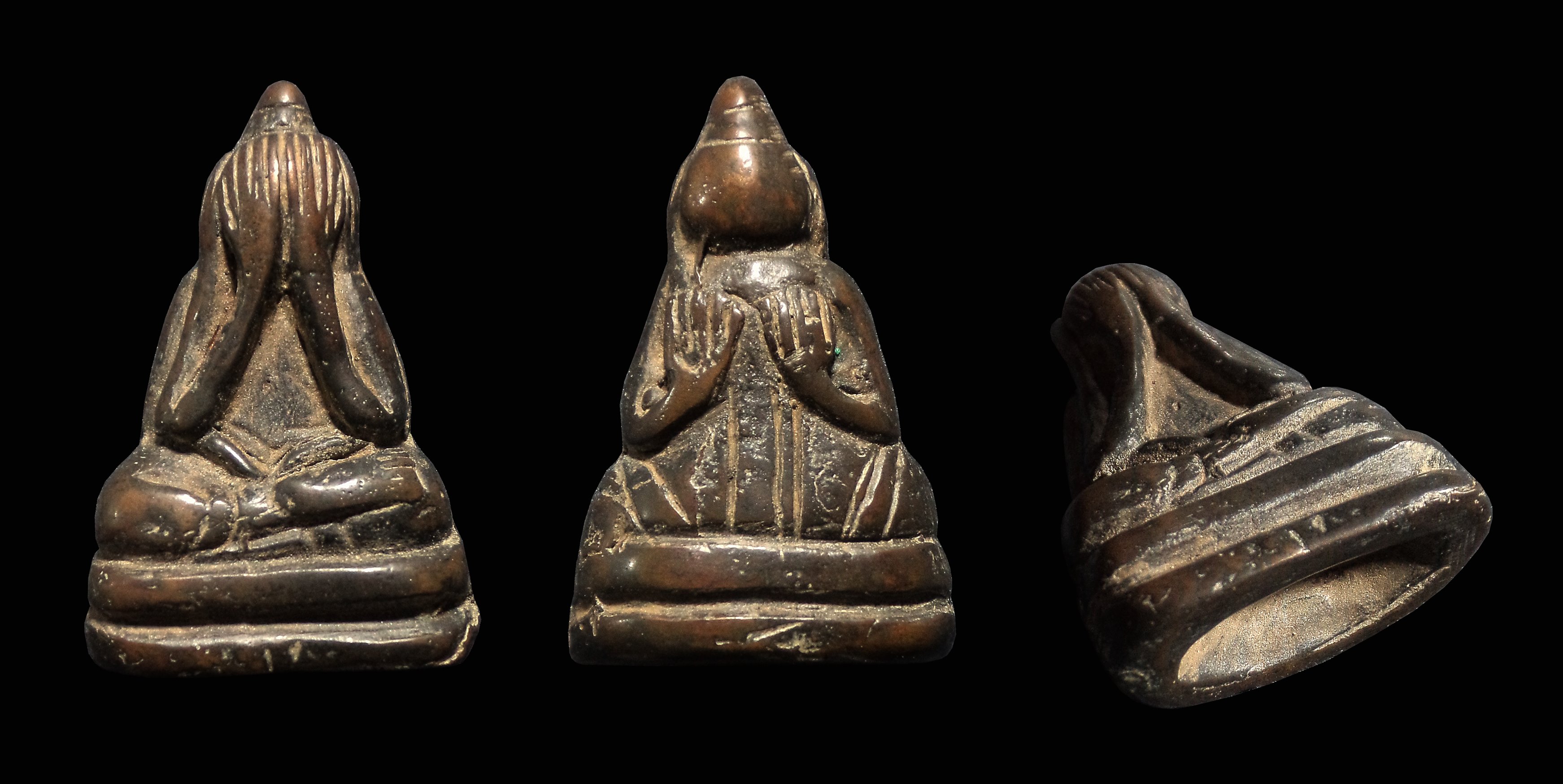 พระปิดตาพิมพ์เศียรแหลม เนื้อสำริด