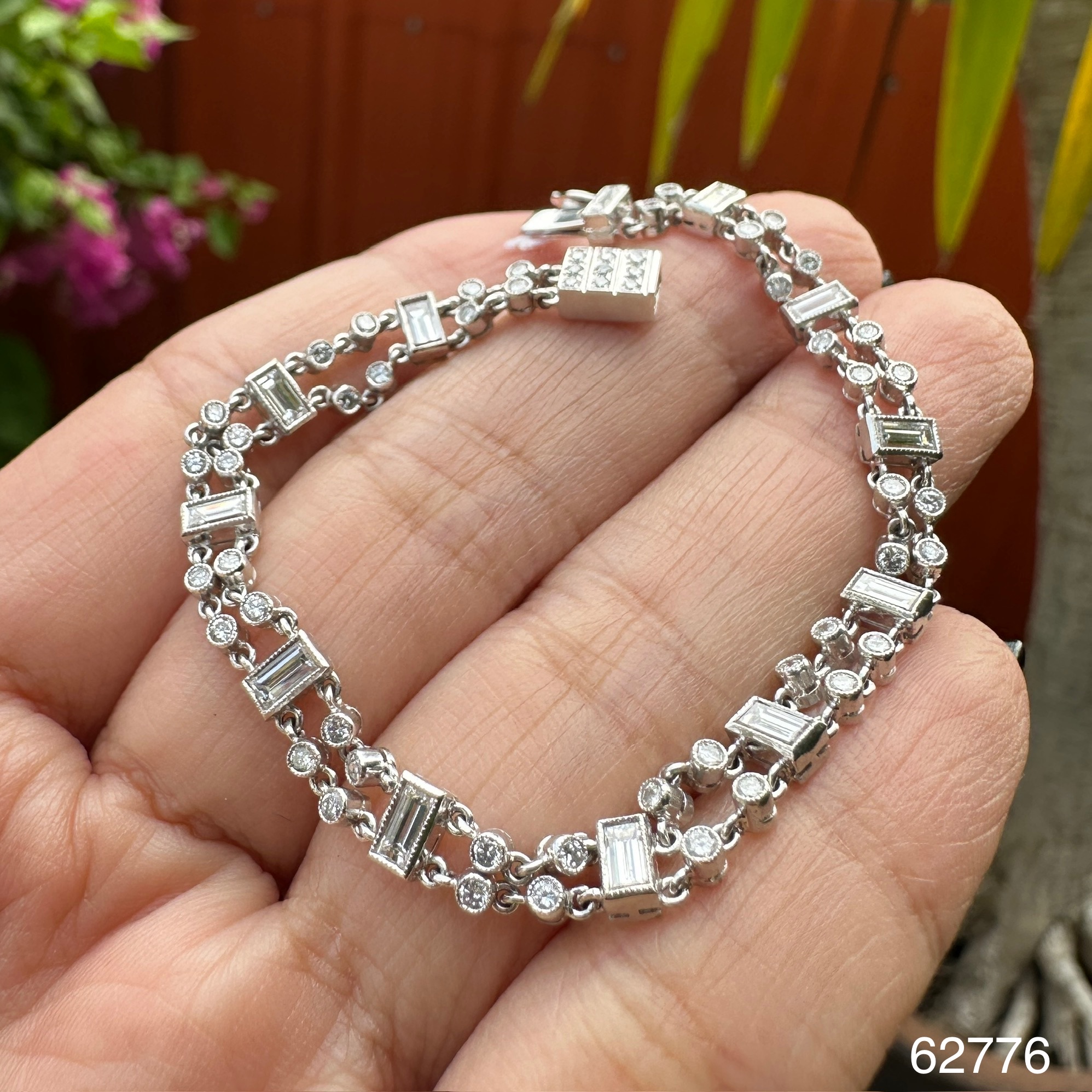 รหัส 62776 สร้อยข้อมือ เพชรรอบ เพชร 11 เม็ด 1.65 กะรัต ฝังเพชร 58 เม็ด 0.58 กะรัต ทองคำขาว14K นน. 8.46 g