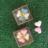 สบู่หัวใจ 4 ก้อนและดอกไม้ แพ็คกล่องไม้ พร้อมป้ายชื่อฟรี