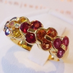 แหวนพลอยแท้ Fancy Sapphire (เนื้อแข็ง) ออกแบบทรงลายดอก Clover ที่มีความหมายว่า Good Luck