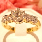 แหวนเพชรแท้ แหวนเชิด เพชรหัวแหวนสูงเด่นพิเศษ ประดับด้วยเพชรข้าง เพชรแท้ 1 - 0.36ct / 4 - 0.28ct