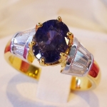 แหวนพลอยไพลินแท้ สำหรับคุณผู้หญิง สีน้ำเงิน ล้อมเพชรข้าง Princess Cut พลอยไพลินเม็ดใหญ่ น้ำงาม