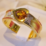 แหวนพลอยบุษราคัม ปอกมีดฝังหัวใจตรงกลางเป็นบุษราคัม