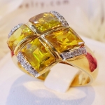 แหวนพลอยบุษราคัม ดีไซน์เก๋ล้ำ ทันสมัยไขว้กัน ตีขอบด้วยเพชร