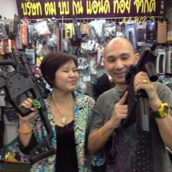ช่างตั้มBB GUN อาคารเศรษฐีวรรณ คลองถม พลาซ่า(บริษัทดิสแฮมเก่า)