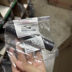 (แท้) ท่อยางตูดได MITSUBISHI TRITON K64T K74T TRITON-KA4T มิตซูบิชิ ไตรตั้น MN183586 ยี่ห้อ MITSUBISHI