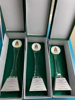 กล่องใส่โล่บุกำมะหยี่สีเขียว 003