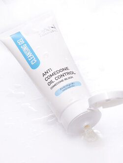 Pan Anti Comedone Oil Control Cleansing 100g. เจลล้างหน้าสูตรควบคุมความมันสำหรับคนมีสิว