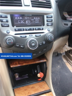 ท่านนี้มาไกลจากระยองครับ เลือกติดรุ่น 2in1 (USB + iPod) เพราะรถคันเดียวขับกันสองคน เจ้าของรถใช้ iPhone ส่วนแฟนฟังเพลงจาก USB ครับ