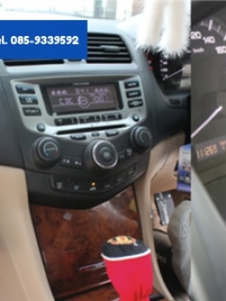 คันนี้สมาชิกใน Accord club Thailand เช่นเดียวกันครับ ขับมาไกลจากขลบุรีเลย ติดรุ่น USB + Bluetooth ได้ทั้งเล่นเพลง และเป็น Handfree คุยโทรศัพท์เลยครับ