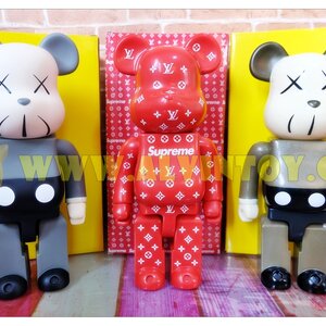 Bearbrick - แบร์บริค / Kaws - คอวส์