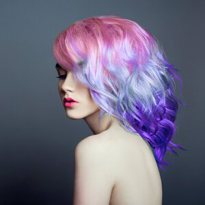 หาลูกเล่นใหม่ ไล่สีผมโทนชมพูม่วงกันจ้า ย้อมผมแบบ ปังๆสุดปังกันไปเลย