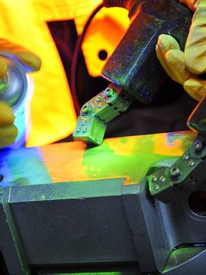 ขั้นตอนการตรวจสอบงานด้วย Magnetic Particle Testing (MT)