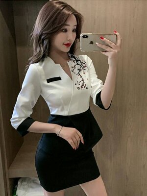 ชุดคลินิกความงาม ชุดนวดสปา ชุดพนักงานต้อนรับ