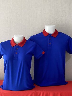 เสิ้อยืดปกโปโล เสื้อฟอร์มพนักงาน เสื้อยืดโปโลแขนสั้นสีน้ำเงินปกแดง สินค้าพร้อมส่ง