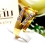 แหวนบุษราคัม Yellow Sapphire ทรงไข้ว ประดับตกแต่งด้วยเพชรแท้ ทำเป็นลายแฉก ฝังเหลี่ยมเพิ่มลูกเล่น บนตัวเรือนองแท้ทั้งตัวเรือน