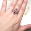 แหวนทับทิม Ruby สีแดงสดเรียงแถวสามเม็ด ประดับตกแต่งด้วย Pink Sapphire ตัวเรือนทรงไทยชุบทองคำขาว บนตัวเรือนทองแท้ทั้งตัวเรือน