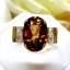 แหวนเพทายดิบสีแชมเปญ Champagne Zircon ประดับตกแต่งด้วยเพชรแท้บ่าข้าง บนตัวเรือนทองแท้ทั้งตัวเรือน
