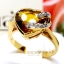 แหวนบุษราคัม Yellow Sapphire เจียรเหลี่ยมหัวใจ เล่นลูกเล่นไขว้ด้วยเพชรแท้เกี่ยวคาด น้ำงาม บนตัวเรือนทองแท้ทั้งตัวเรือน