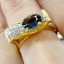 แหวนพลอยไพลิน Blue Sapphire สีเข้มสวย เล่นลูกเล่นทรงคลื่นประดับฝังด้วยเพชรแท้ น้ำงาม บนตัวเรือนทองแท้ทั้งตัวเรือน