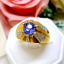 แหวนพลอยไพลิน Blue Sapphire หัวแหวนชูโดดเด่น ประดับตกแต่งด้วยเพชรแท้เพิ่มลวดลายให้น่ามอง บนตัวเรือนทองแท้ทั้งตัวเรือน
