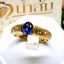 แหวนพลอยไพลิน Blue Sapphire สีเข้มสวยสด ประดับตกแต่งด้วยเพชรแท้ขอบข้าง บนตัวเรือนทองแท้ทั้งตัวเรือน