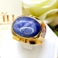 แหวนพลอยไพลิน ยี่หร่า หรือ "นิหล่า" Blue Sapphire เม็ดใหญ่ เจียรนัยแบบหลังเบี้ย มีสีสันที่นุ่มนวลชวนมอง และให้ความรู้สึกเย็นตาเย็นใจ